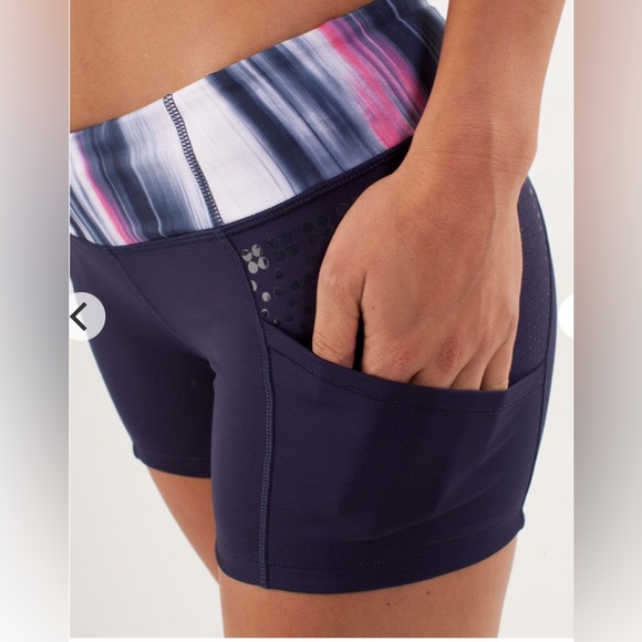 Lululemon Run: Shorty Short
Deep Indigo / Mirage Deep Indigo - Picture 5 of 5